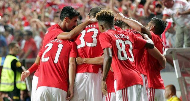 关于球队夺冠后队员狂欢不止,庆功宴上尽情狂欢的信息 关于球队夺冠后队员狂欢不止,庆功宴上尽情狂欢的信息